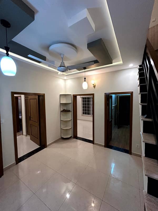 Full house 4bed available for rent in D-12 Islamabad 7