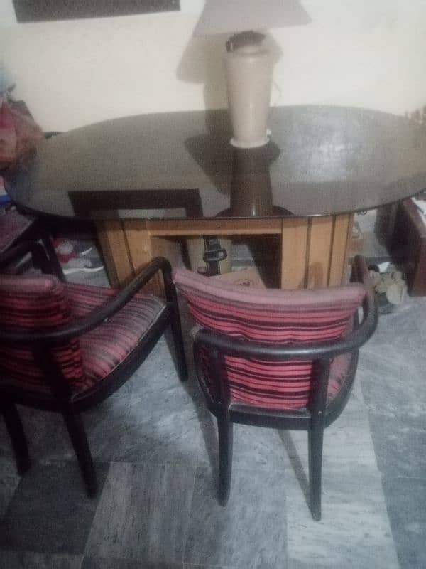 Dinning Table urgent for Sale 4