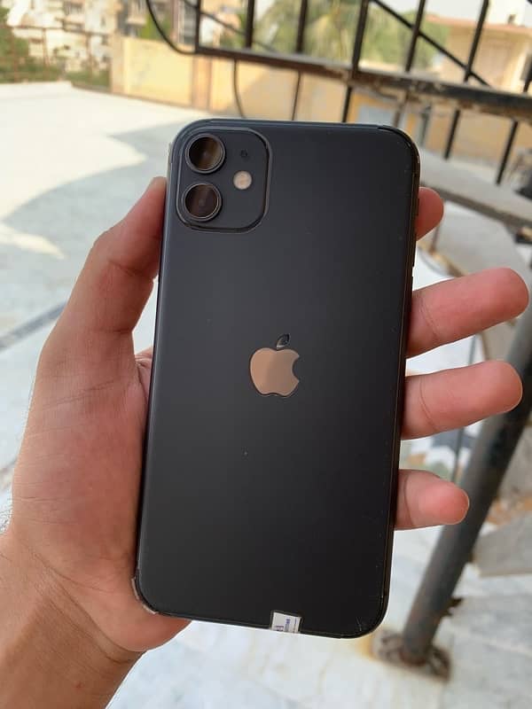 iPhone 11 Factory Unlock 64GB Sim Working Non PTA 10/10 Urgent Sale 2