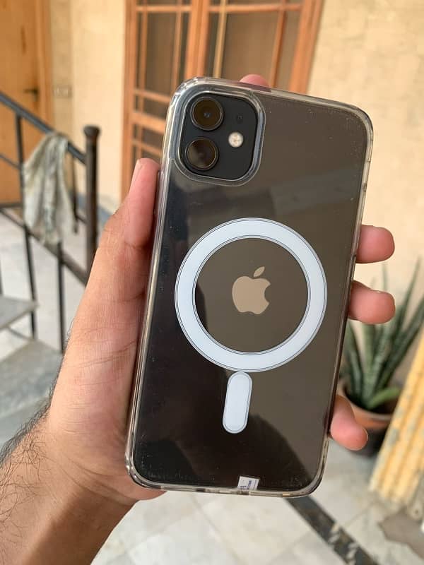 iPhone 11 Factory Unlock 64GB Sim Working Non PTA 10/10 Urgent Sale 7