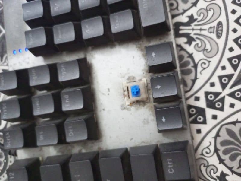 hp mechanical blue switches keyboard. 7/10 condition. 1