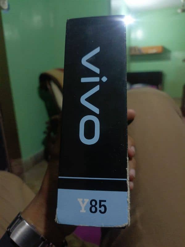 vivo y85 2 month used box available no issue fresh condition 1