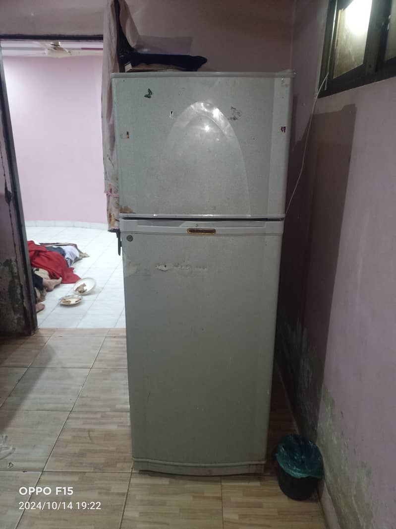 ARGENT SALE DAWLANCE FRIDGE 0