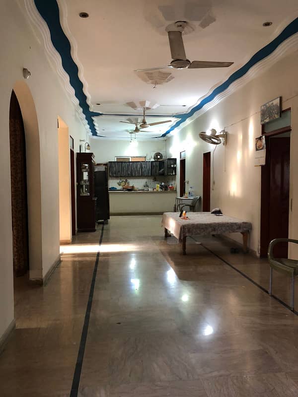 independent bungalow 6 bed dd for rent in johar 14