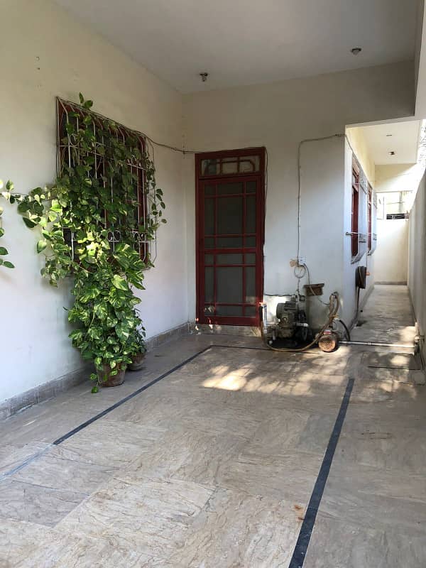 independent bungalow 6 bed dd for rent in johar 16