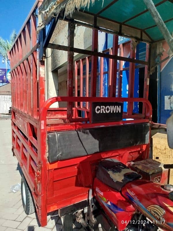 Crown Loader Rickshaw 9