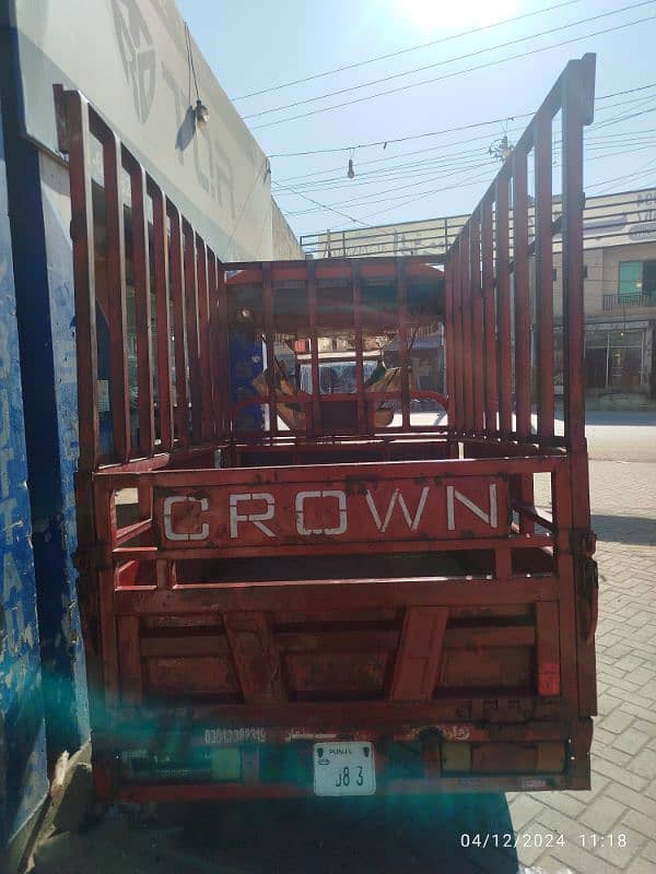 Crown Loader Rickshaw 11