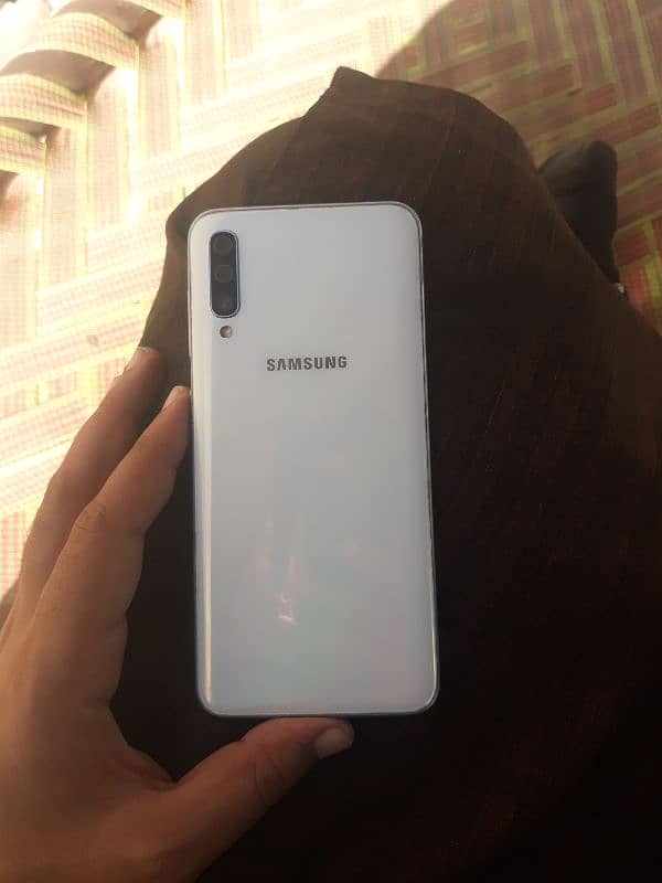 Samsung A50 1