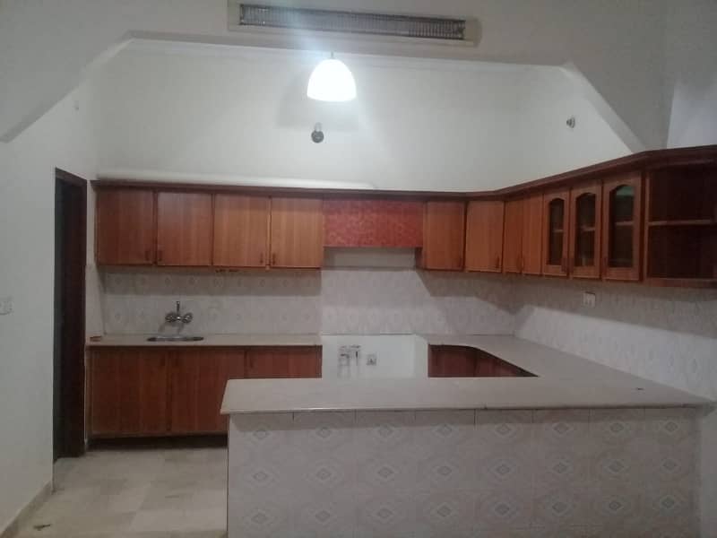 independent 240 yards bungalow for rent in johar 0