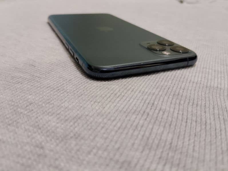 Iphone 11 pro max PTA approved 256 gb 4