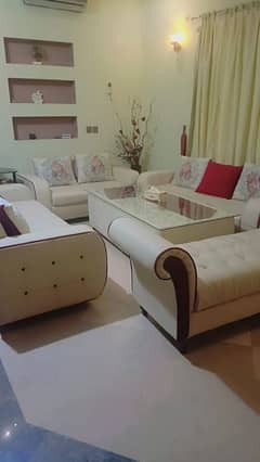 10 seater sofa fancy center table