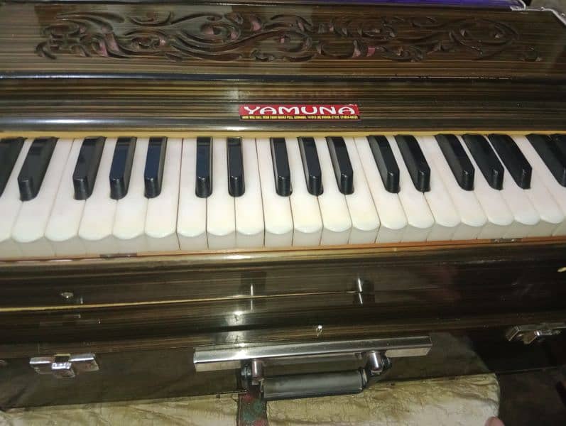 Jamuna harmonium made in India 0