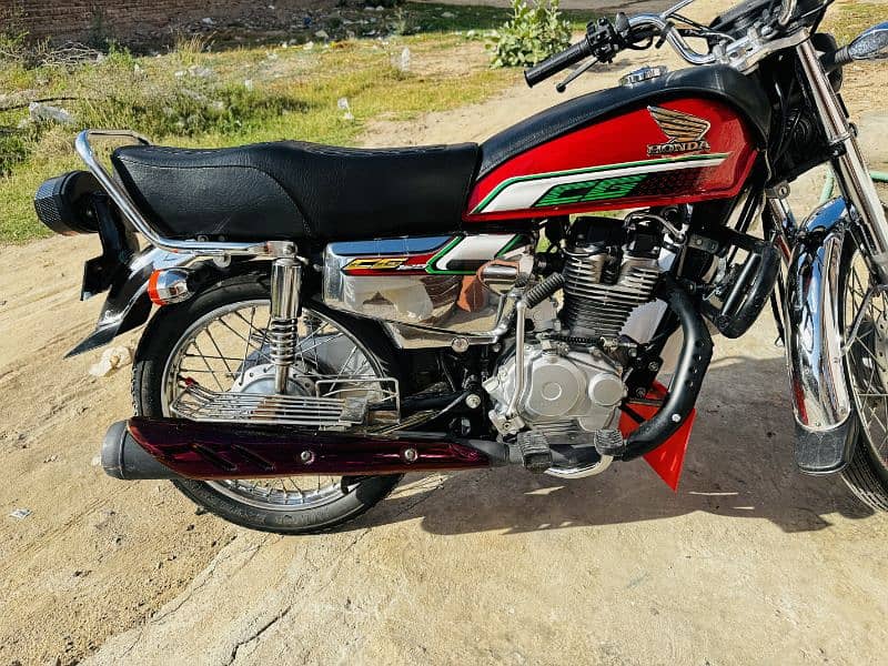 Honda 125 Special Edition 3