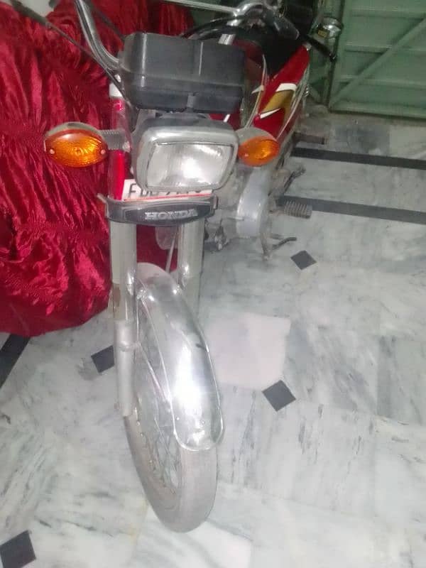 Honda motorcycle good condition used 3