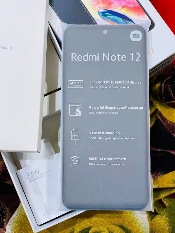 Redmi Note 12 8 gb  128 rom AMOLED display 3