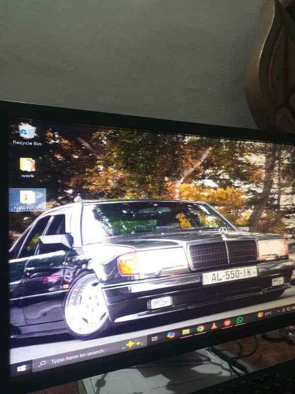 LED MONITOR 22 INCHES (JUST LIKE BRAND NEW) 6