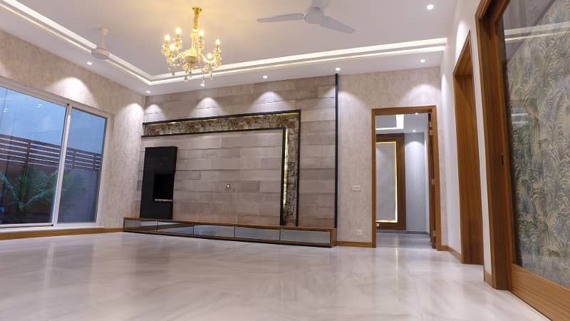 MAGNIFICENT BRAND NEW ROYAL BUNGALOW FOR SALE IN DHA PHASE 7 28