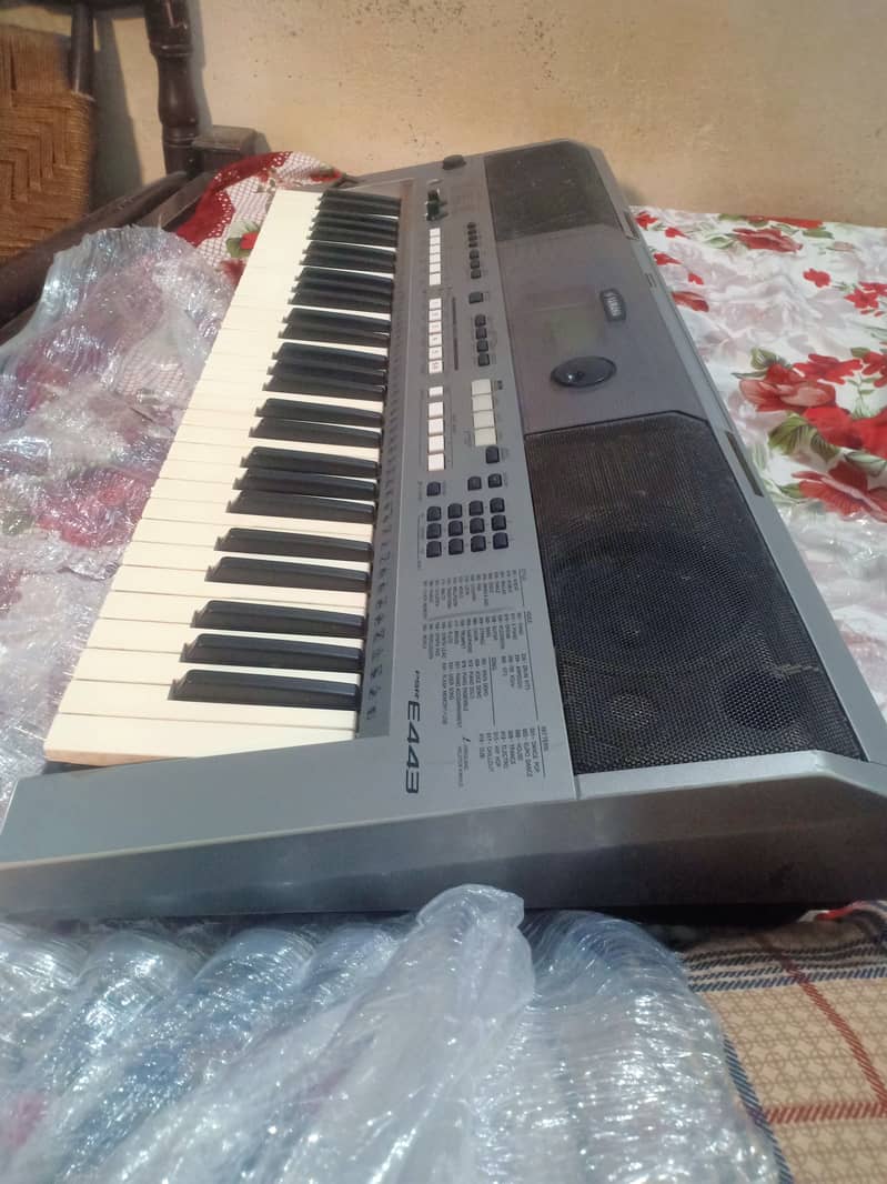 Yamaha PSR E443 1