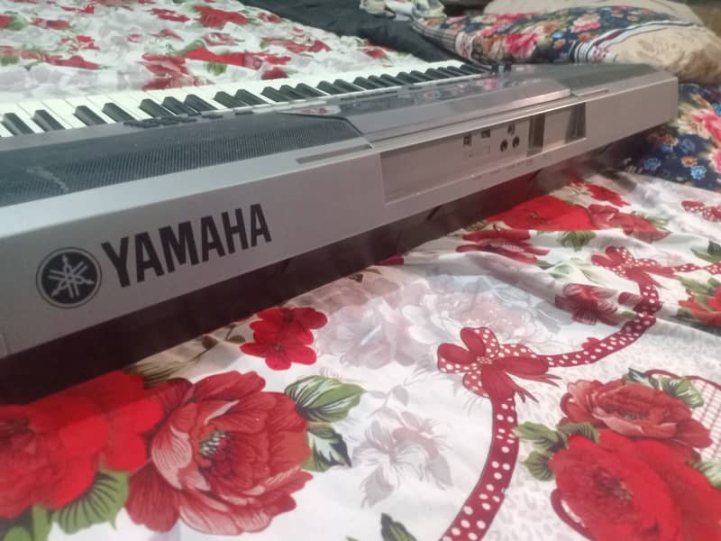 Yamaha PSR E443 3