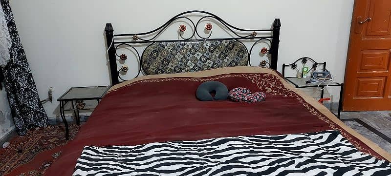 Double bed King size with Multi Foam Mattress 0