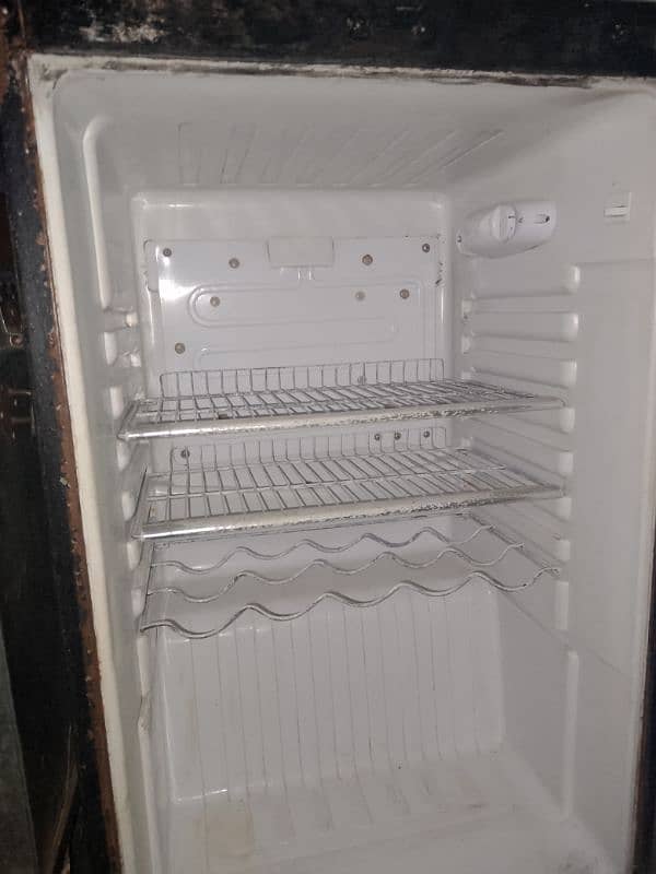 fridge good condition 03200097448 2