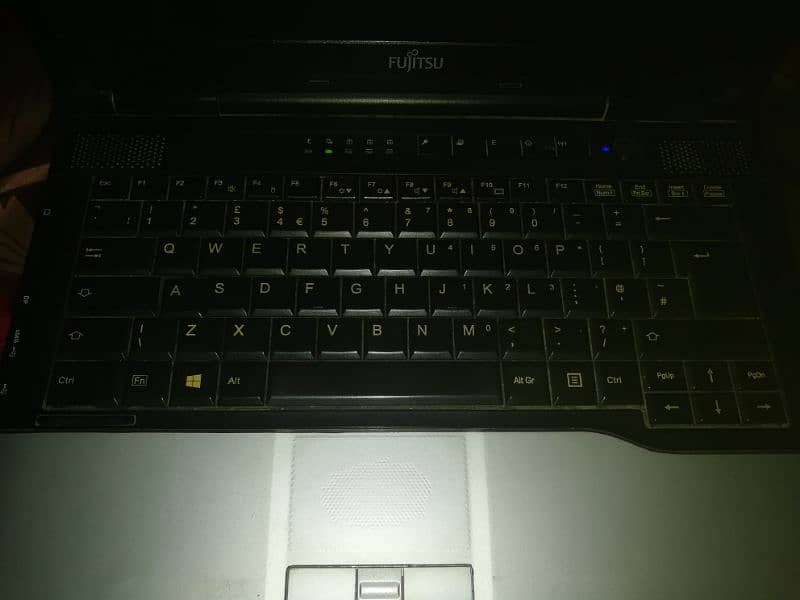 Fujitsu Lifebook S Series leptop 5