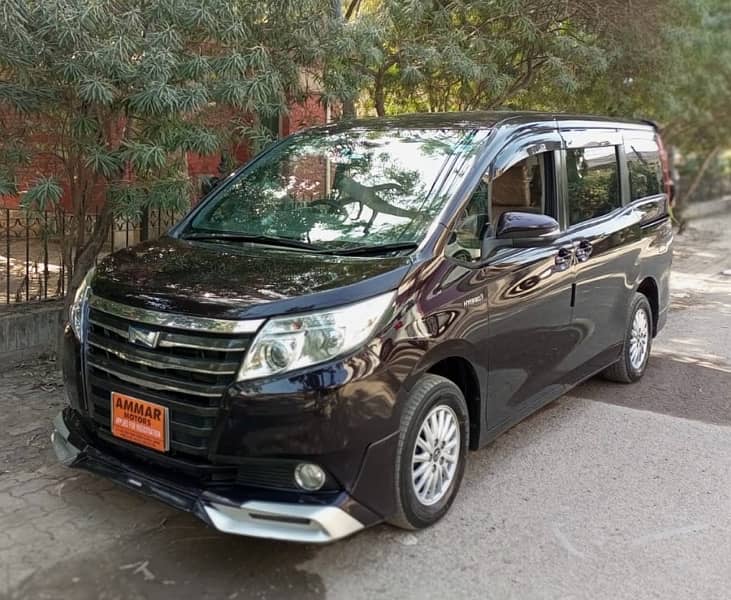 Toyota Noah voxy 2016 hybrid 1