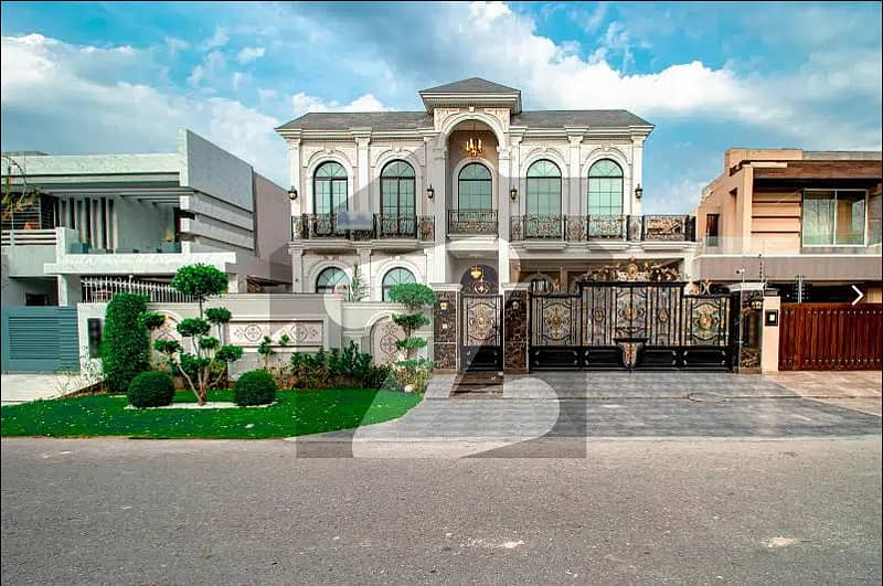 1 KANAL ROYAL DESIGN LUXURY VILLA FOR SALE NEAR TO PARK 0