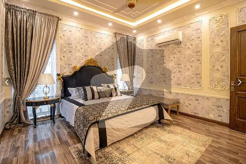 1 KANAL ROYAL DESIGN LUXURY VILLA FOR SALE NEAR TO PARK 5