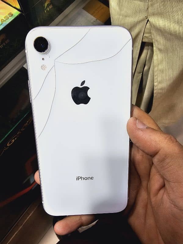 iPhone XR 3