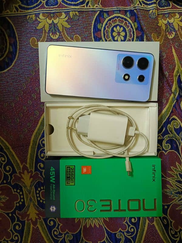 Infinix note 30 8/256 0