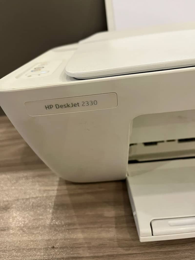 HP Deskjet 2330 Slightly used 1