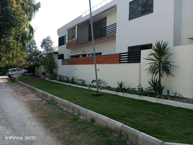 house rent for foreigners 10 beds, parking of 10 cars 7