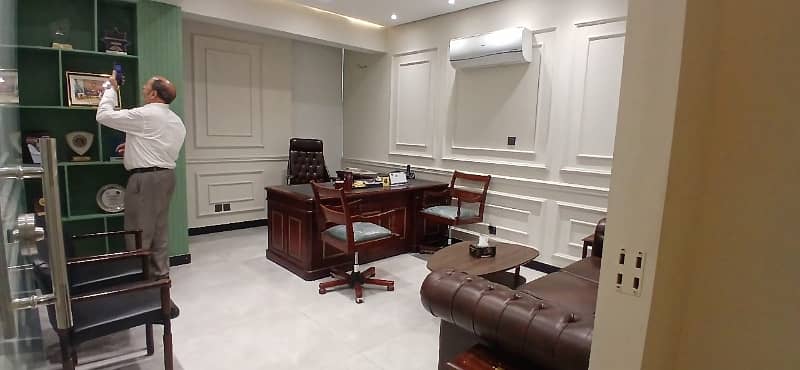 Fully Furnished Office 6000sqft Space Parking,Tiles, Lift Installed, Ceiling Installed 3