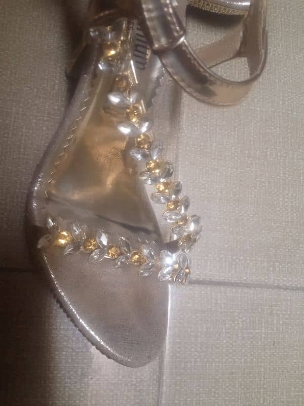 Bridal heel 4