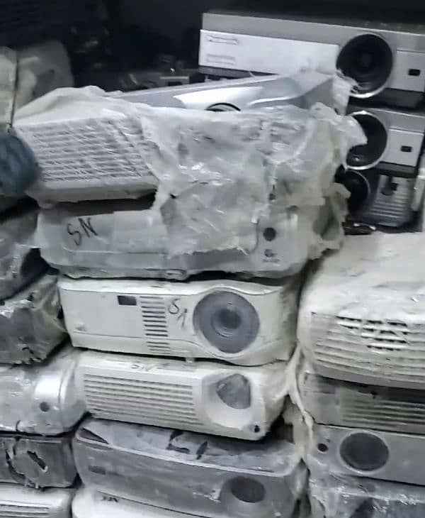 Projectors branded available 11111 9