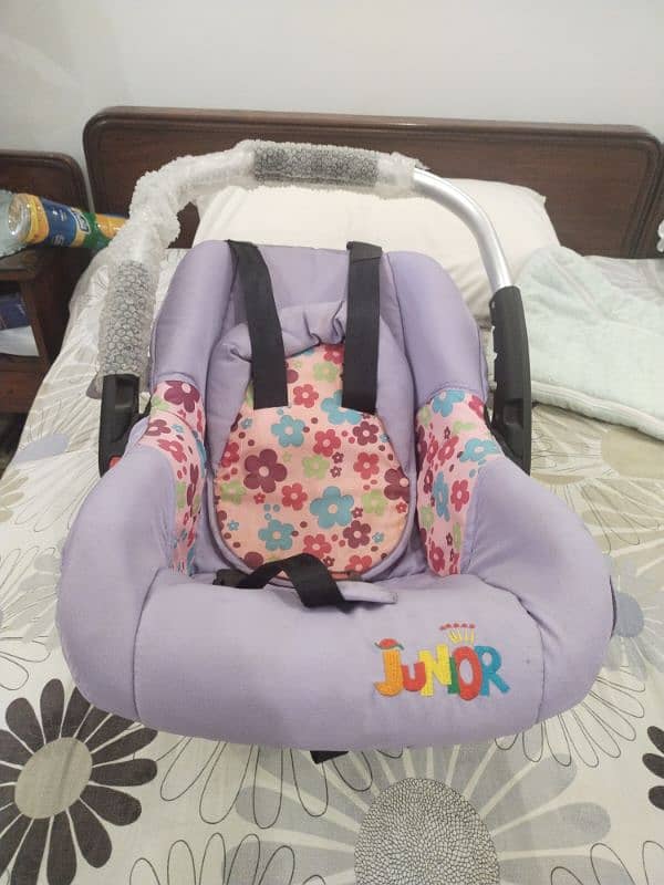 baby carry cot 1