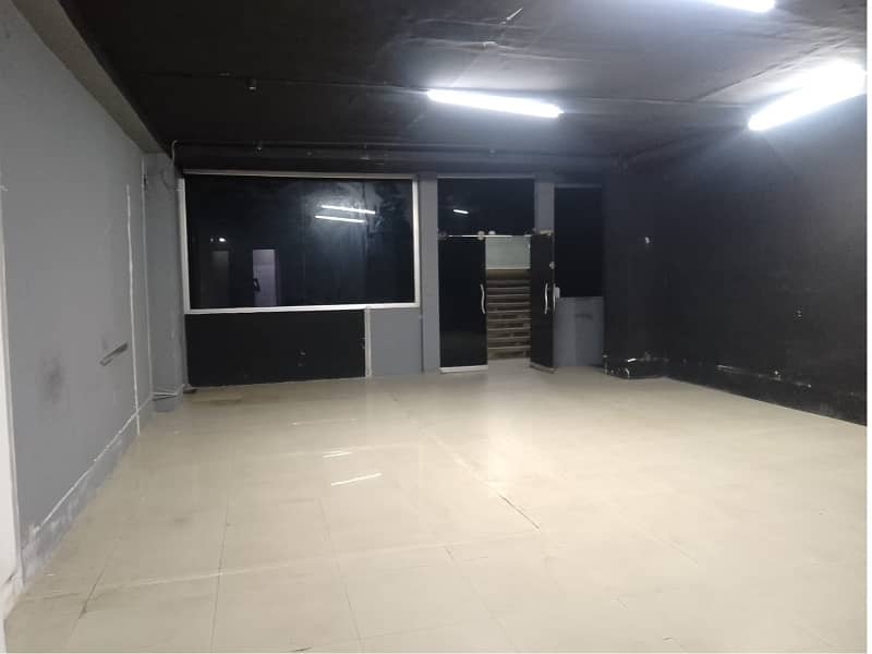 Investment Corridor And Builders Proudly Offer Area 700 Square Feet Corporate Office Available For Rent in Main Boulevard Road Gulberg 3 Lahore 3