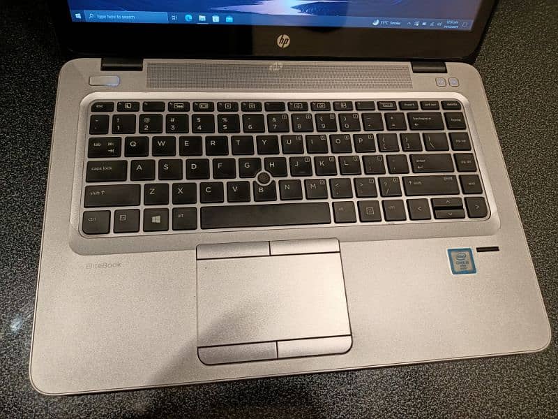 HP ELITEBOOK 1