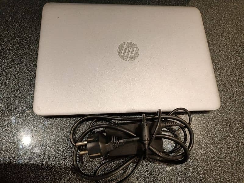 HP ELITEBOOK 8