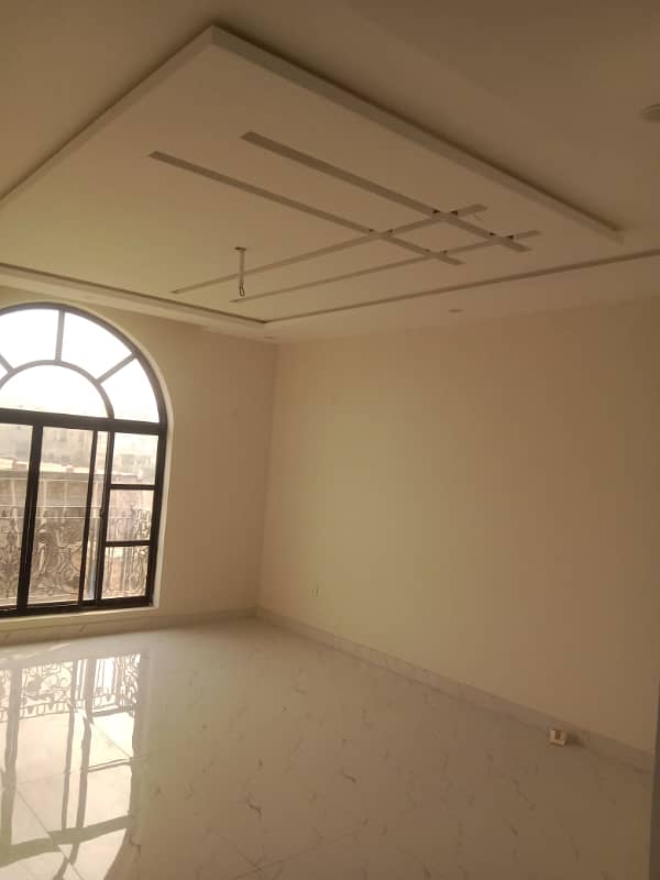 1 KANAL BRAND NEW HOUSE FOR RENT 3