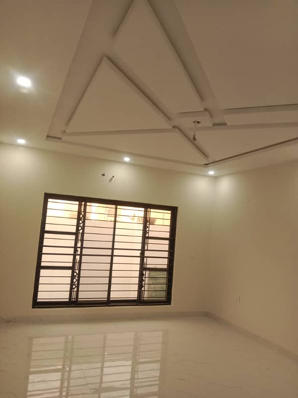 1 KANAL BRAND NEW HOUSE FOR RENT 8