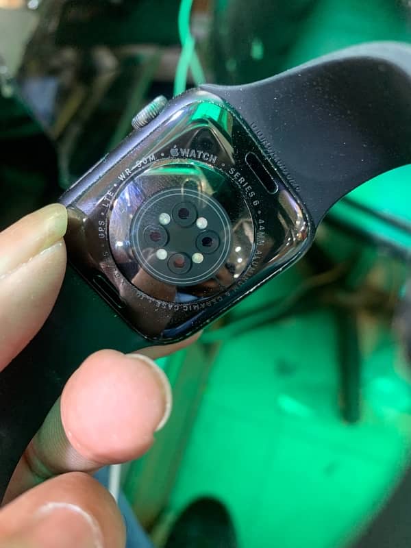 Apple Watch Series 6 (44mm) 3