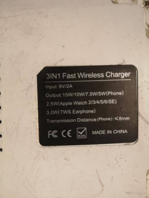 3 1n 1 fast wireless charger and Samsung wireless charger 8