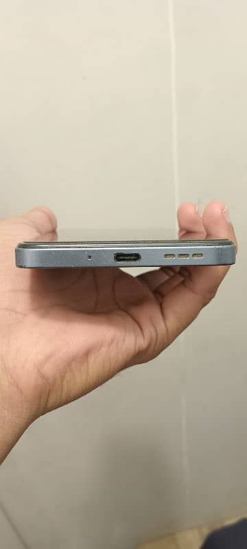 Redmi13c daba charger condition bilkul be okay hai 10/9 hai 2