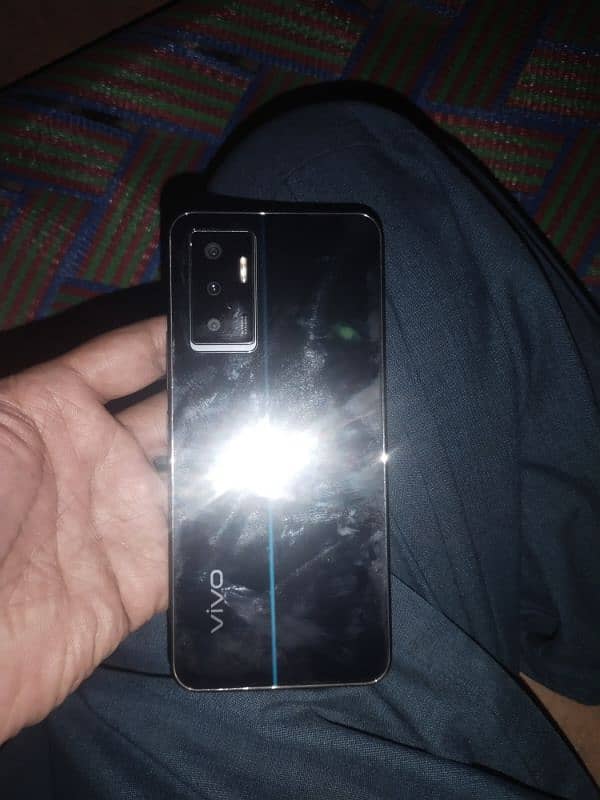 VIVO V23E 1