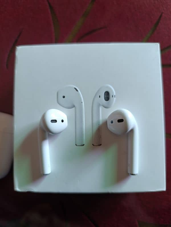 Apple Airpods 2 4