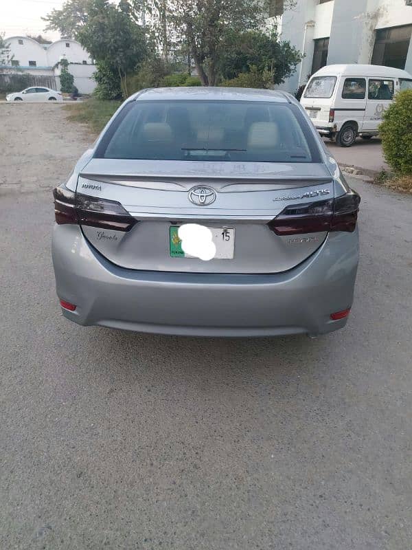 Toyota Altis Grande 2014 Registered 2015 Lahore Number 1