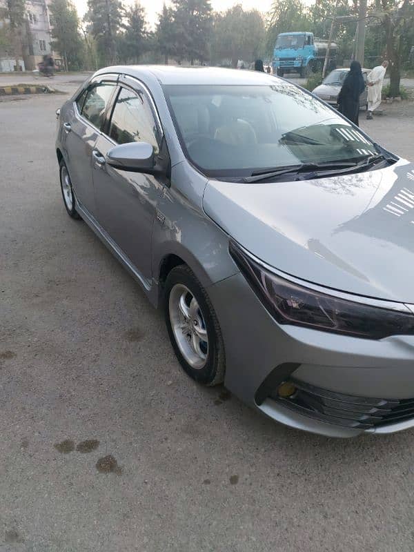 Toyota Altis Grande 2014 Registered 2015 Lahore Number 6