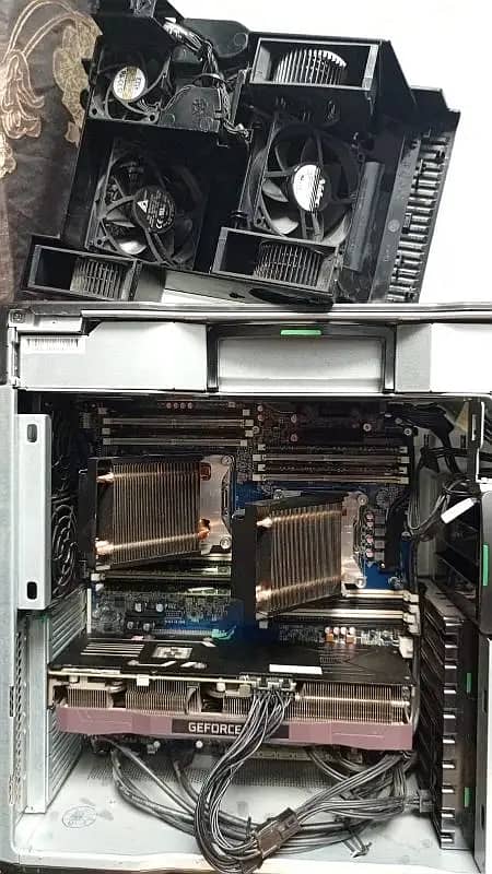 Hp Workstation Xeon Z 840  16 + 16 30 Core total 12